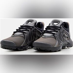 Fendi Men's Gray and Black Runner Sneaker